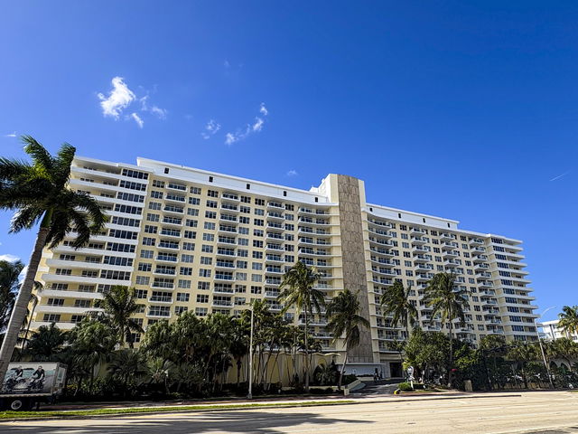 5600 Condominium photo 2